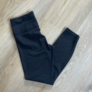 Athleta Elation Laser Cut 7/8 Tight Leggings Size Small